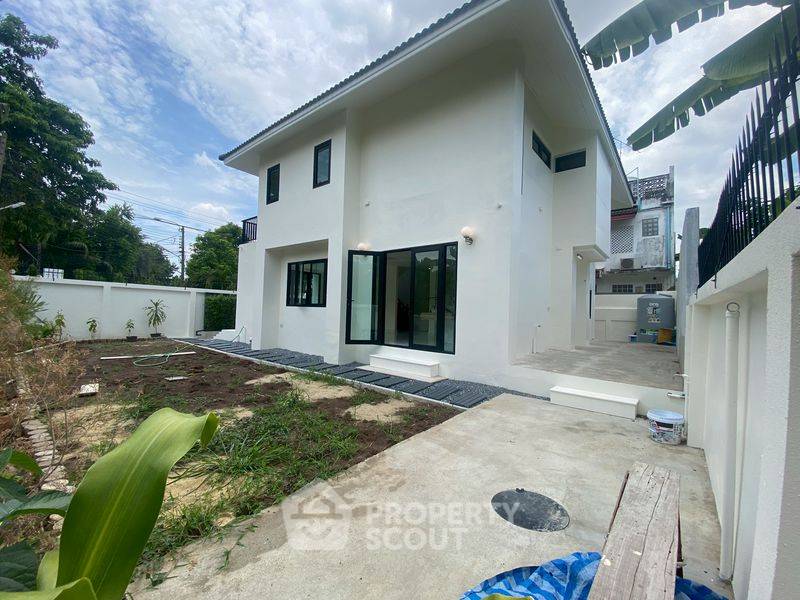 picture 3-BR House at Pakamas Village in Suan Luang (ID 2259441) - 2/25