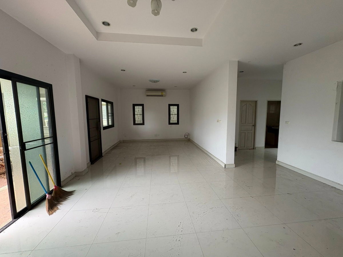 picture 2-storey detached house, Kritsana Village, Rama 5 - Kanchanaphisek (ready to sell as is, 6.5 mb, market price 8.5 mb) - 3/14