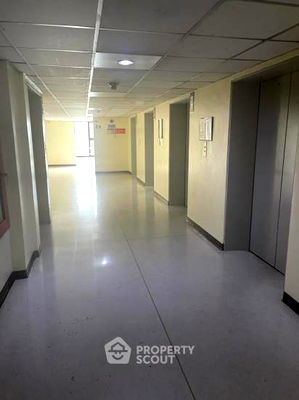 คอนโด MRT สามย่าน : คอนโด 1-ห้องนอน ที่ ไอทีเอฟ - สีลมพาเลส ใกล้ BTS ช่องนนทรี (ID 2260688)