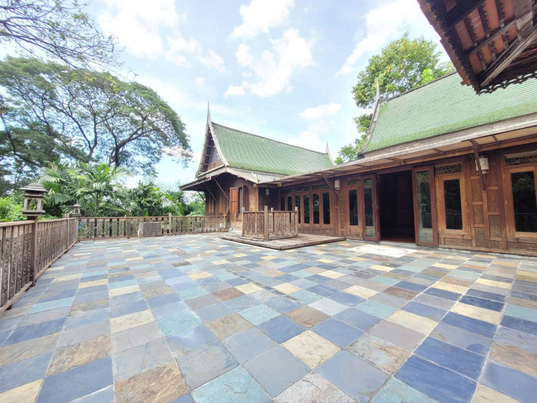 รูป ให้ เช่า บ้านหรูเรือนไทยพร้อมที่ดิน​รวม​ 8 ไร่​ ชานเมืองใกล้มีนบุรี​​ รายล้อมไปด้วยต้นไม้นานาพรรณ​ สงบร่มรื่น เหมือนอยู่บ้านพักตากอากาศ​​ - รูปที่ 2/12