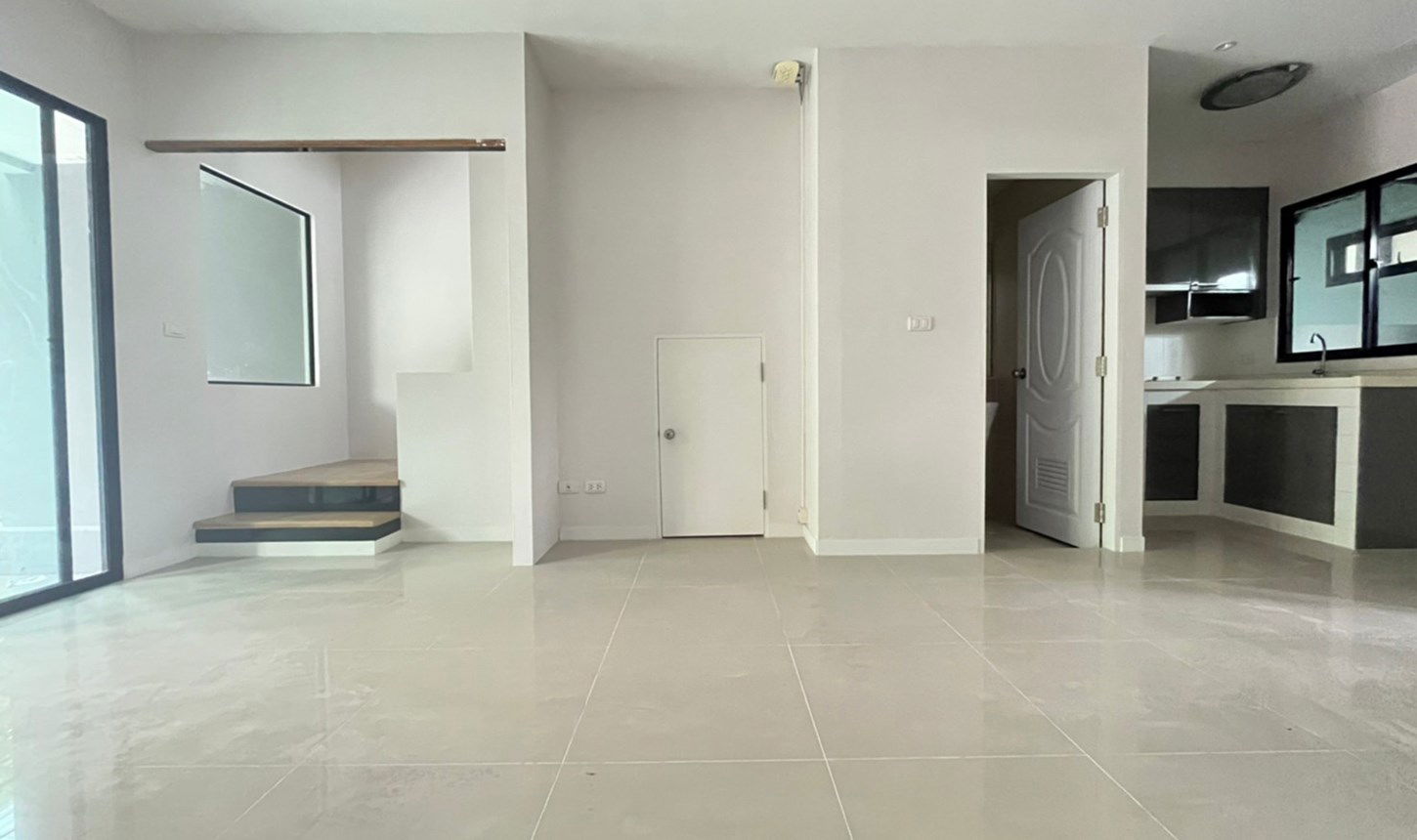 picture TOWN_HOUSE for sale  Phlapphla Wang Thonglang Bangkok - 11/20