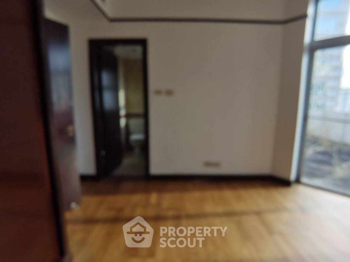 รูป คอนโด 3-ห้องนอน ที่ ออลซีซั่น แมนชั่น คอนโดมิเนียม ใกล้ BTS เพลินจิต (ID 1938329) - รูปที่ 13/25