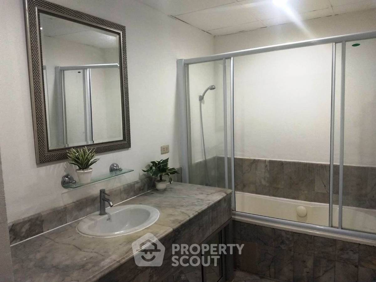 picture 2-BR Condo at The Waterford Park Sukhumvit 53 Condominium near BTS Thong Lor (ID 511928) - 13/18