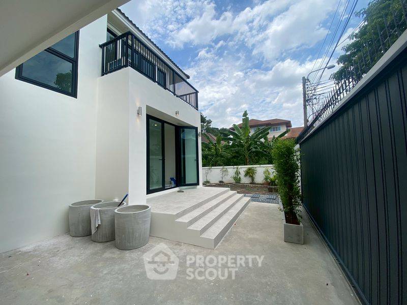 picture 3-BR House at Pakamas Village in Suan Luang (ID 2259441) - 3/25