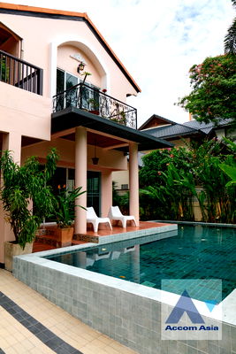 เช่าบ้านเดี่ยว ม.ศรีนครินทรวิโรฒ วิทยาเขตประสานมิตร : 🔼🔽 AccomA 📩 Private Swimming Pool 4 BR House in Khlong Ton Nuea (9002001)