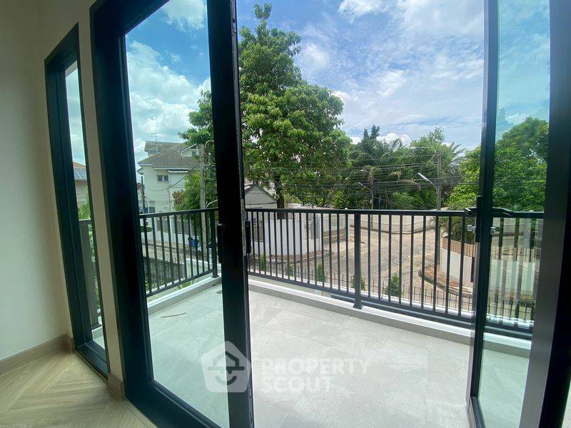 picture 3-BR House at Pakamas Village in Suan Luang (ID 2259441) - 16/25
