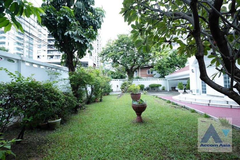 picture 🔼🔽 AccomA 📩 Classic House in Serene Garden with Spacious Layout (AA36987) - 4/20