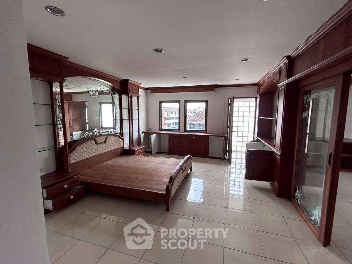 รูป บ้าน 1-ห้องนอน ใน พลับพลา (ID 2259907) - รูปที่ 14/18