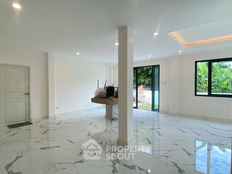 picture 3-BR House at Pakamas Village in Suan Luang (ID 2259441) - 6/25