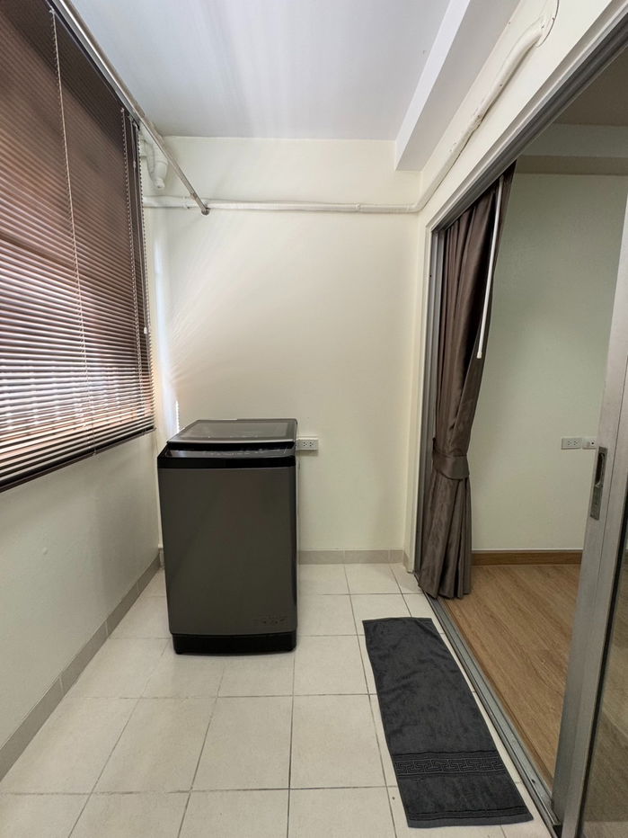 รูป  ให้เช่า ซิตี้ โฮม รัชดา 10  City Home Ratchada 10 ทาสีใหม่ ปูพื้นใหม่ 2 ห้องนอน 1 ห้องน้ำ มีเครื่องซักผ้า ผ้าม่านใหม่ เปลี่ยนสวิทช์ไฟและปลั๊กไฟใหม่  - รูปที่ 16/18
