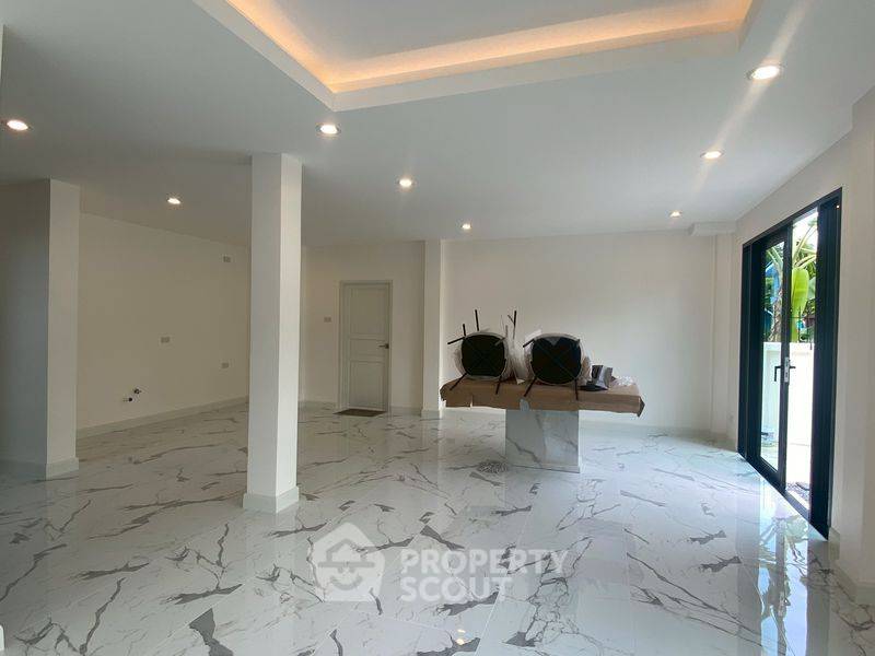 picture 3-BR House at Pakamas Village in Suan Luang (ID 2259441) - 5/25