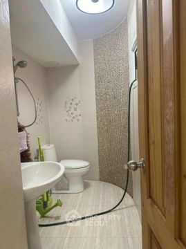 1-BR Condo at I.T.F. Silom Palace Condominium near BTS Chong Nonsi (ID 2260746)
