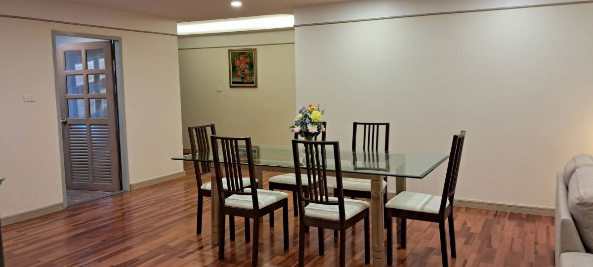 picture Newly renovated! Flora Ville. 3beds 148sq.m.  Line id: @pfagent - 7/19