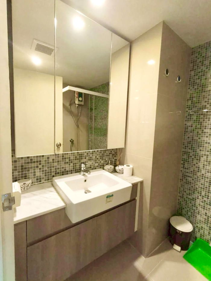 รูป code : B21 ให้เช่าคอนโด วี คอนโด เลียบด่วน เอกมัย-รามอินทรา (We Condo Ramindra Expressway) | ตึก D ชั้น 8 ห้องมุมวิวสวน เงียบสงบ เป็นส่วนตัว - รูปที่ 2/7