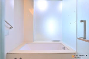 รูป ✨ The Room Sukhumvit 21 Luxury Condo in Asoke CBD near MRT Phetchaburi - รูปที่ 13/14