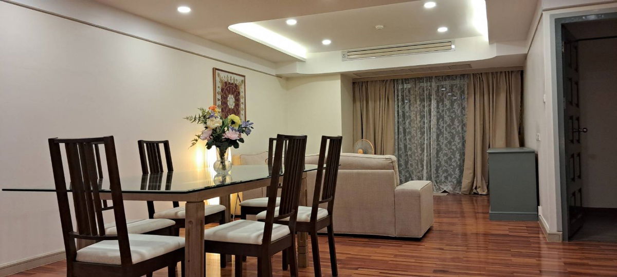 picture Newly renovated! Flora Ville. 3beds 148sq.m.  Line id: @pfagent - 3/19