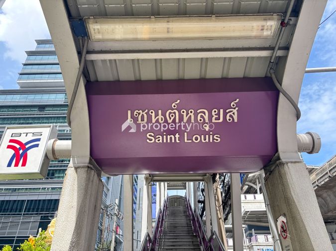 Life @ Sathorn 10