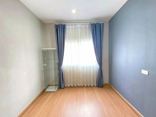 รูป โกลเด้น 4นอน 30ตร.วา.230 ตร.ม. รร.บางน้ำจืด 1.7 กม. วัดพันท้ายนรสิงห์ รพ.พานาซี พระราม2 1.5กม.ให้เช่า บ้านแฝด 2ชั้น - รูปที่ 7/8