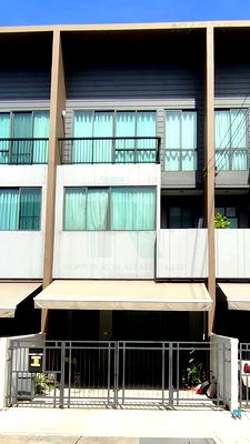 ขายทาวน์โฮม : ขายทาวน์โฮม โครงการ บ้านกลางเมือง ดิ อิดิชั่น พระราม 9-พัฒนาการ 3 ชั้น 3 ห้องนอน 3 ห้องน้ำ