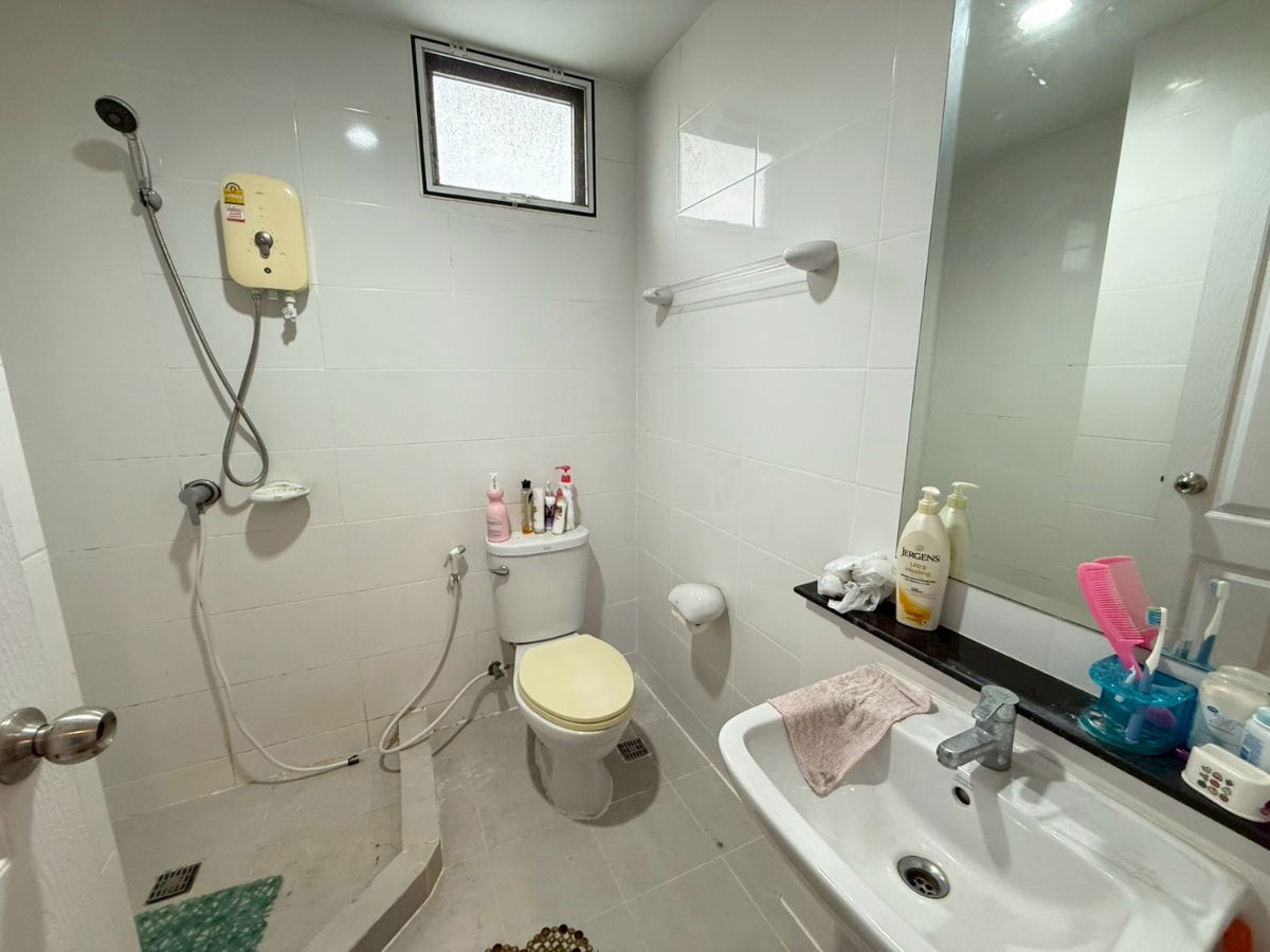 รูป 🏡 ปล่อยเช่าบ้านแฝดสไตล์โมเดิร์น ทำเลดี พร้อมอยู่ ใกล้รถไฟฟ้า! โครงการอารียา โคโม่ วงแหวน-รามอินทรา | Areeya Como Wongwaen-Ramintra - รูปที่ 15/16