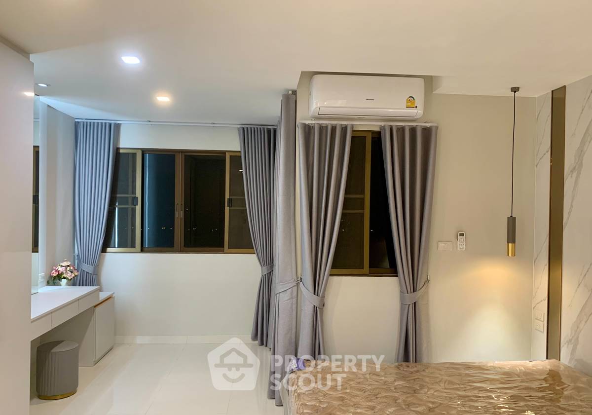 picture 1-BR Condo at The Winning Tower near ARL Ramkhamhaeng (ID 2260654) - 7/14