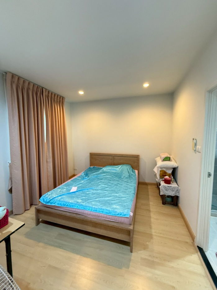 รูป 🏡 ปล่อยเช่าบ้านแฝดสไตล์โมเดิร์น ทำเลดี พร้อมอยู่ ใกล้รถไฟฟ้า! โครงการอารียา โคโม่ วงแหวน-รามอินทรา | Areeya Como Wongwaen-Ramintra - รูปที่ 4/16