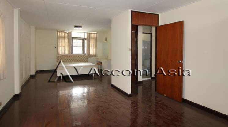 รูป 🔼🔽 AccomA 📩  3 BR Townhouse in Khlong Ton Nuea (2520828) - รูปที่ 8/11