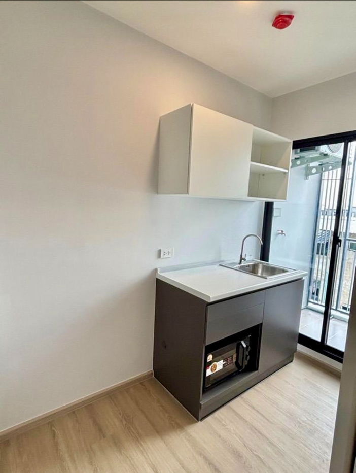 รูป code : B27 ให้เช่าคอนโด วี คอนโด ไพร์ม ลาดกระบัง (V Condo Prime Latkrabang) | ตึกใหม่ ชั้น 6 พร้อมอยู่ ใกล้ KMITL และแอร์พอร์ตลิงค์ - รูปที่ 2/10