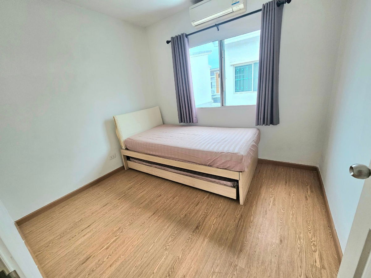picture Urgent sale: Townhouse Pleno Srinakarin, 3 bedrooms, 2 bathrooms, price only 3,159,000 baht. - 2/5