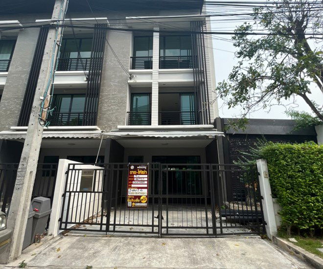 picture TOWN_HOUSE for sale  Phlapphla Wang Thonglang Bangkok - 1/20