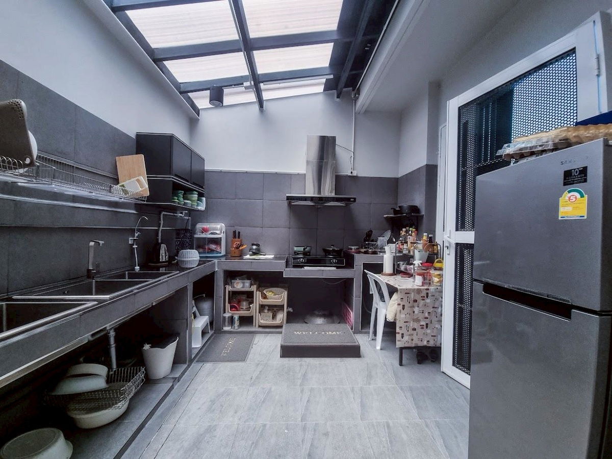 รูป ขายบ้านเดี่ยวหมู่บ้านบางกอก บูเลอวาร์ด แจ้งวัฒนะ 2 เนื้อที่ 99 ตรว หลังริม ติดสวน บิวท์อินทั้งหลังเฟอร์นิเจอร์เครื่องใช้ไฟฟ้าครบพร้อมเข้าอยู่ - รูปที่ 12/15