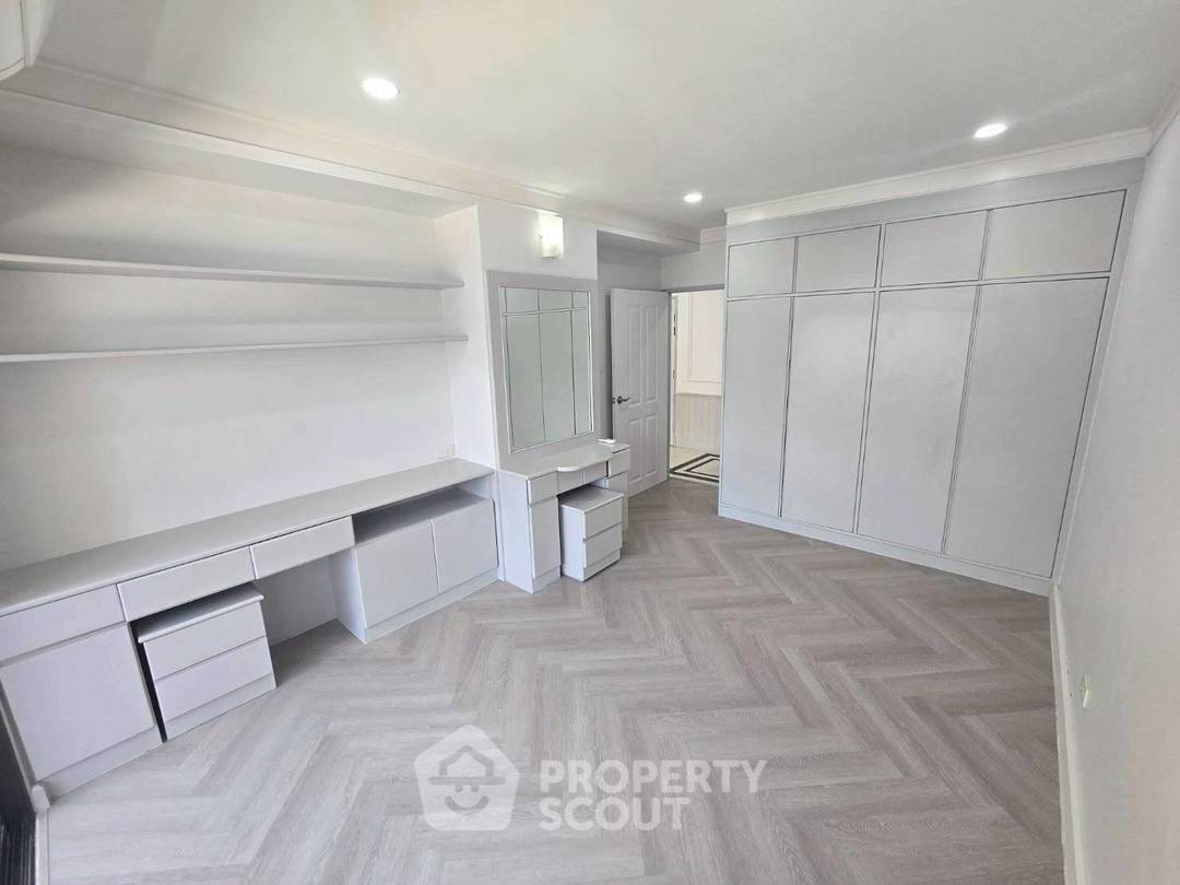 รูป คอนโด 2-ห้องนอน ที่ สราญใจ แมนชั่น คอนโดมิเนียม ใกล้ BTS นานา (ID 2259908) - รูปที่ 6/11