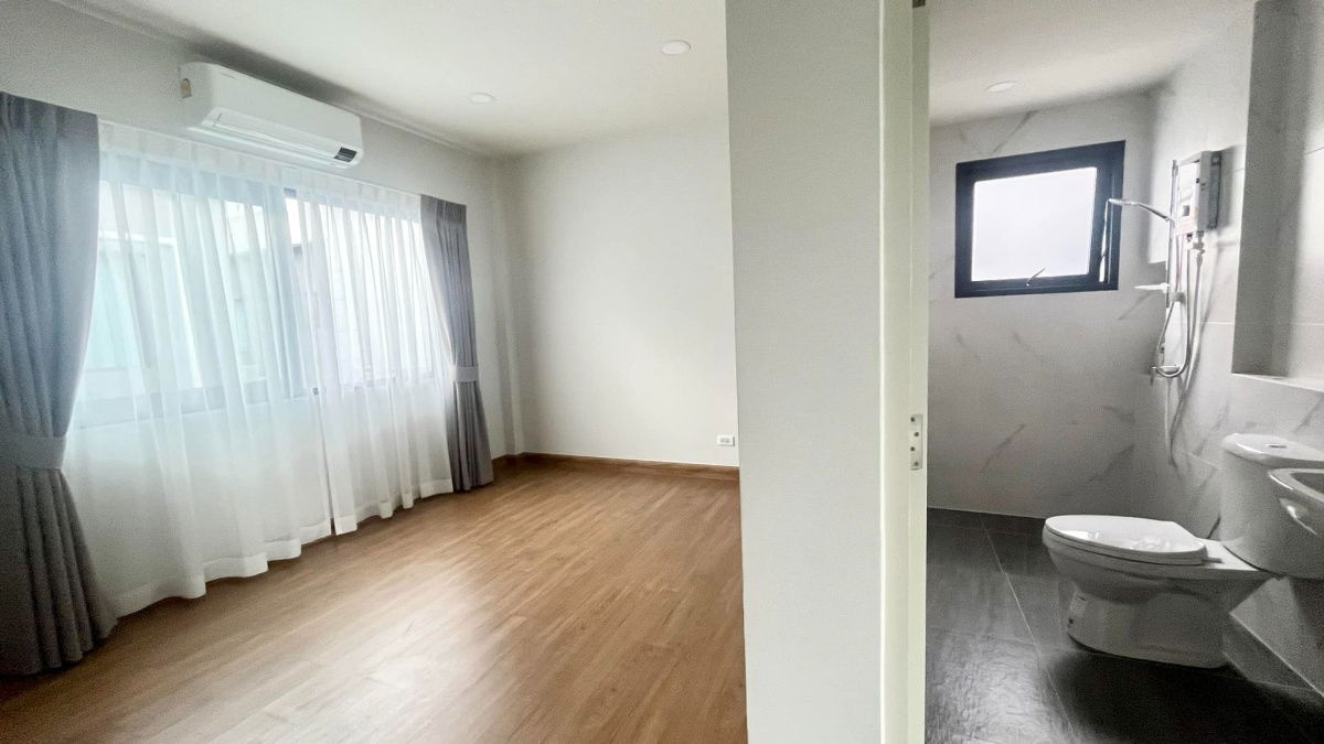 picture LD1-169 House for Rent: Centro Bangna Schedule a viewing 👉 Line: @propertybkk4 - 12/12
