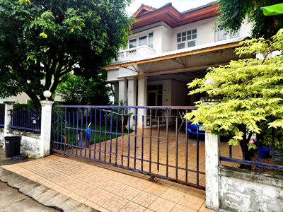 Houses for sale Ramkhamhaeng Road : Urgent sale!! Perfect Place Village, Ramkhamhaeng 164, beautiful house, good location, near Suvarnabhumi Airport.