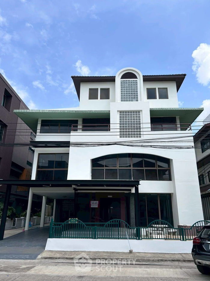 รูป บ้าน 1-ห้องนอน ใน พลับพลา (ID 2259907) - รูปที่ 1/18