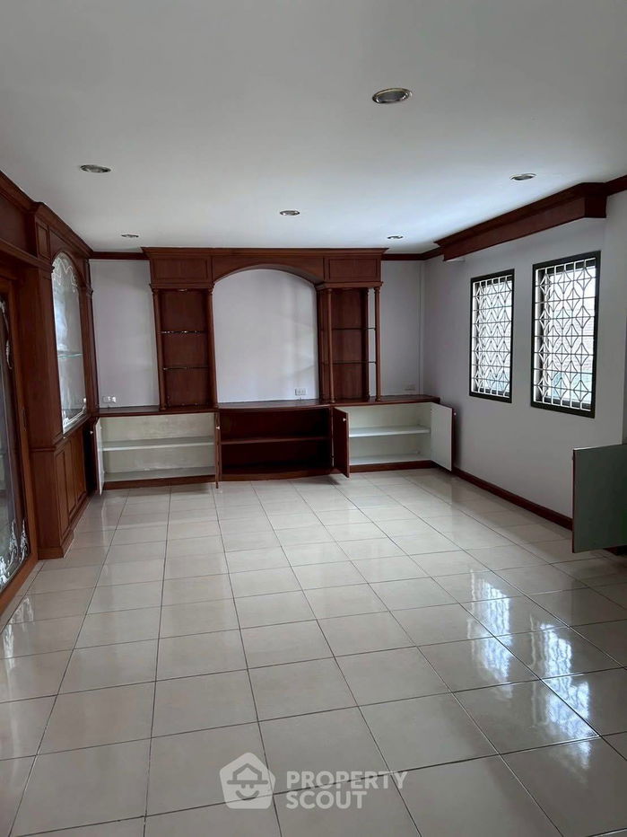 รูป บ้าน 1-ห้องนอน ใน พลับพลา (ID 2259907) - รูปที่ 12/18