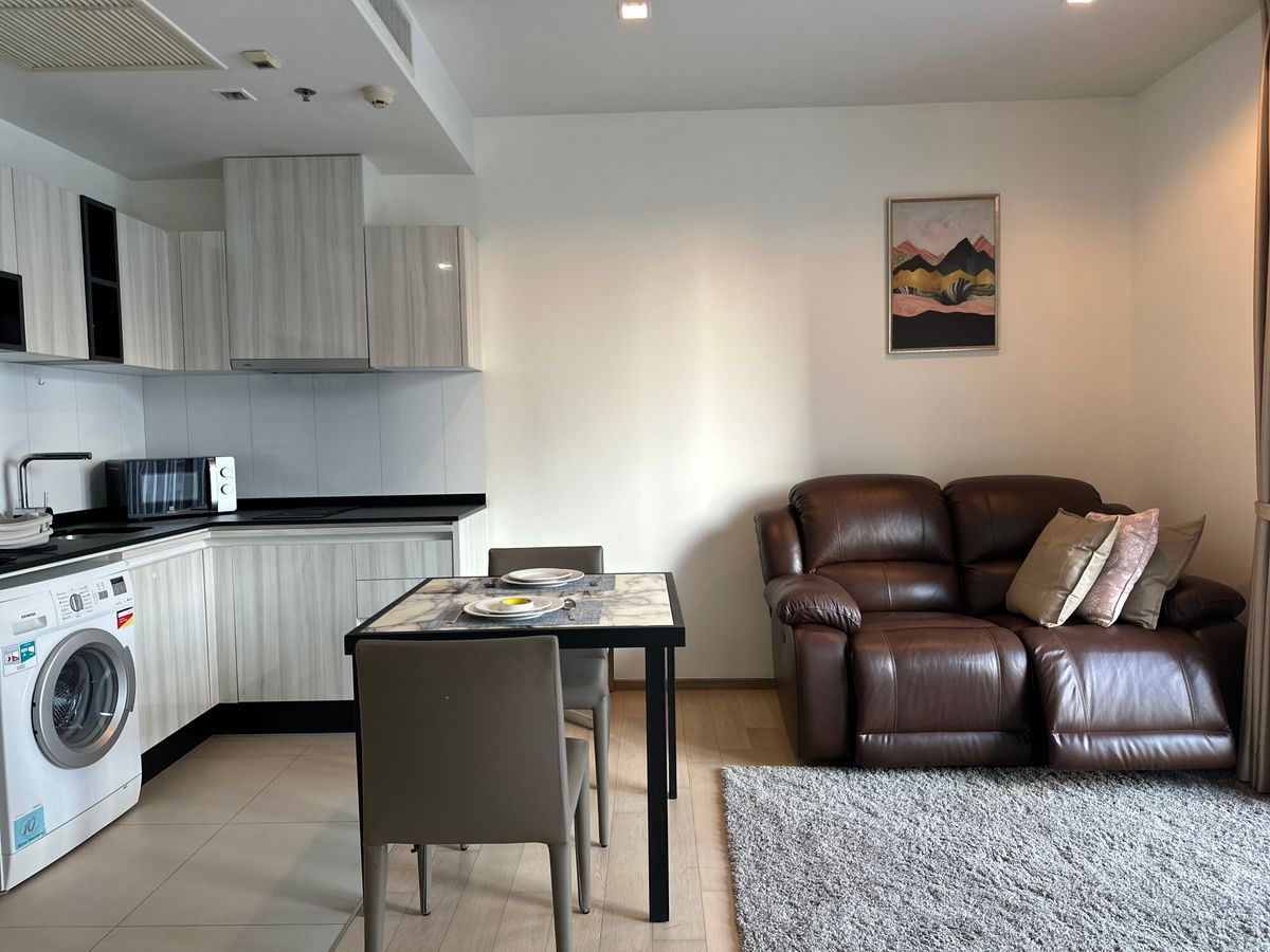 picture Code: KJ8263  for rent HQ Thonglor // Line ID: @kjcondo (with @) // - 9/15