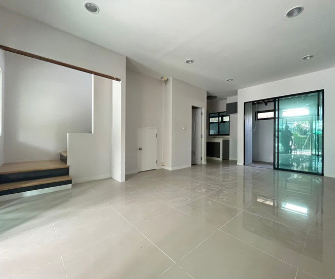 picture TOWN_HOUSE for sale  Phlapphla Wang Thonglang Bangkok - 3/20