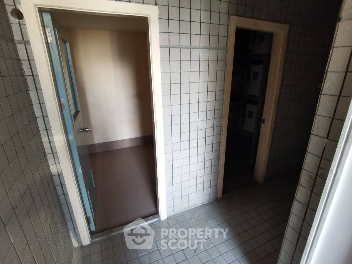 รูป คอนโด 3-ห้องนอน ที่ ออลซีซั่น แมนชั่น คอนโดมิเนียม ใกล้ BTS เพลินจิต (ID 1938329) - รูปที่ 21/25