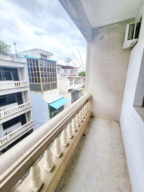 picture hostel SONGWAT Sampeng Market 500m. 4bed 4bath MRT WatMangkon only 499m. For rent 5-storey shophouse - 6/8