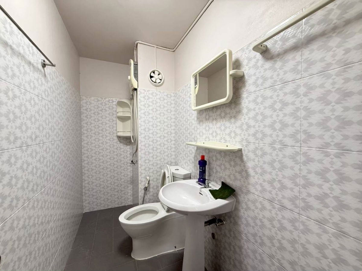 picture For rent!! Popular condo newly renovated - 7/8