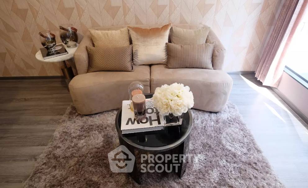 picture 3-BR Condo at Ideo Mobi Sukhumvit 40 near BTS Ekkamai (ID 1348196) - 1/8