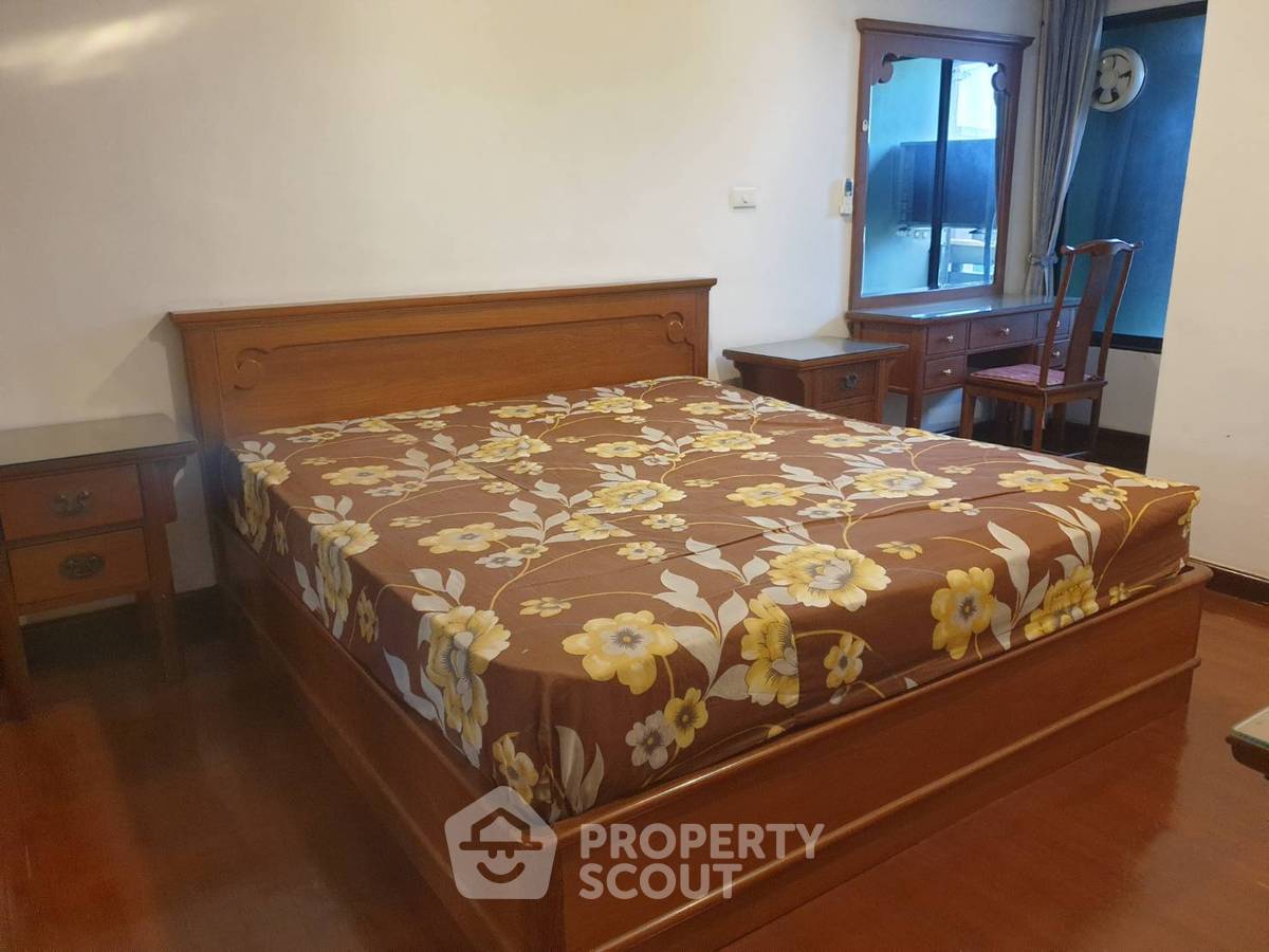 picture 2-BR Condo at Le Premier 2 Condominium near BTS Thong Lor (ID 1981846) - 11/14