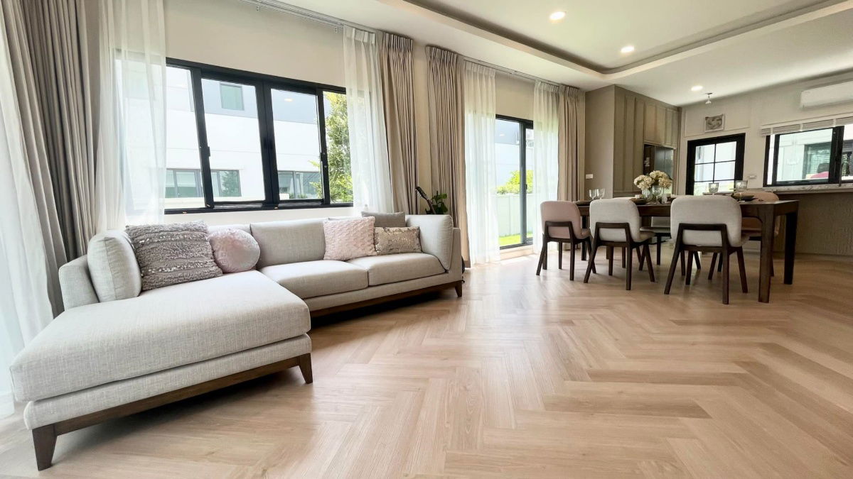 picture LD1-169 House for Rent: Centro Bangna Schedule a viewing 👉 Line: @propertybkk4 - 2/12