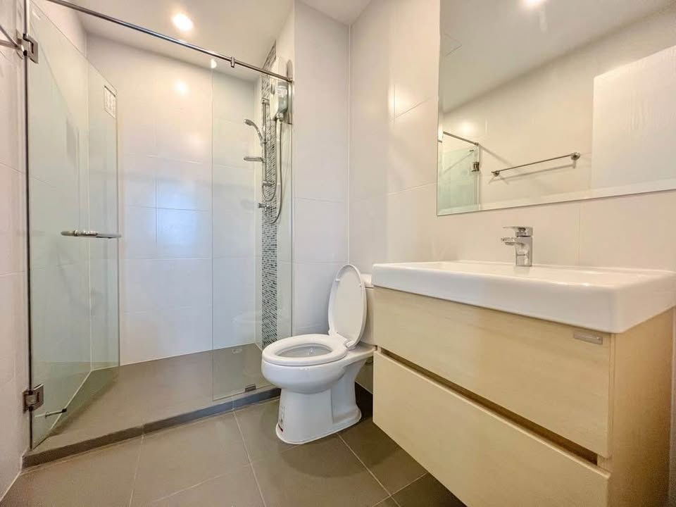 picture Beautiful room, as advertised, with stunning city views, 20th floor, Building A, ready to move in. Metro Sky Prachachuen - 10/10