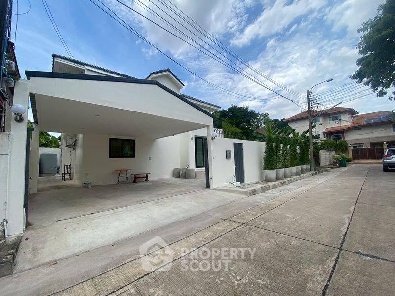 picture 3-BR House at Pakamas Village in Suan Luang (ID 2259441) - 4/25