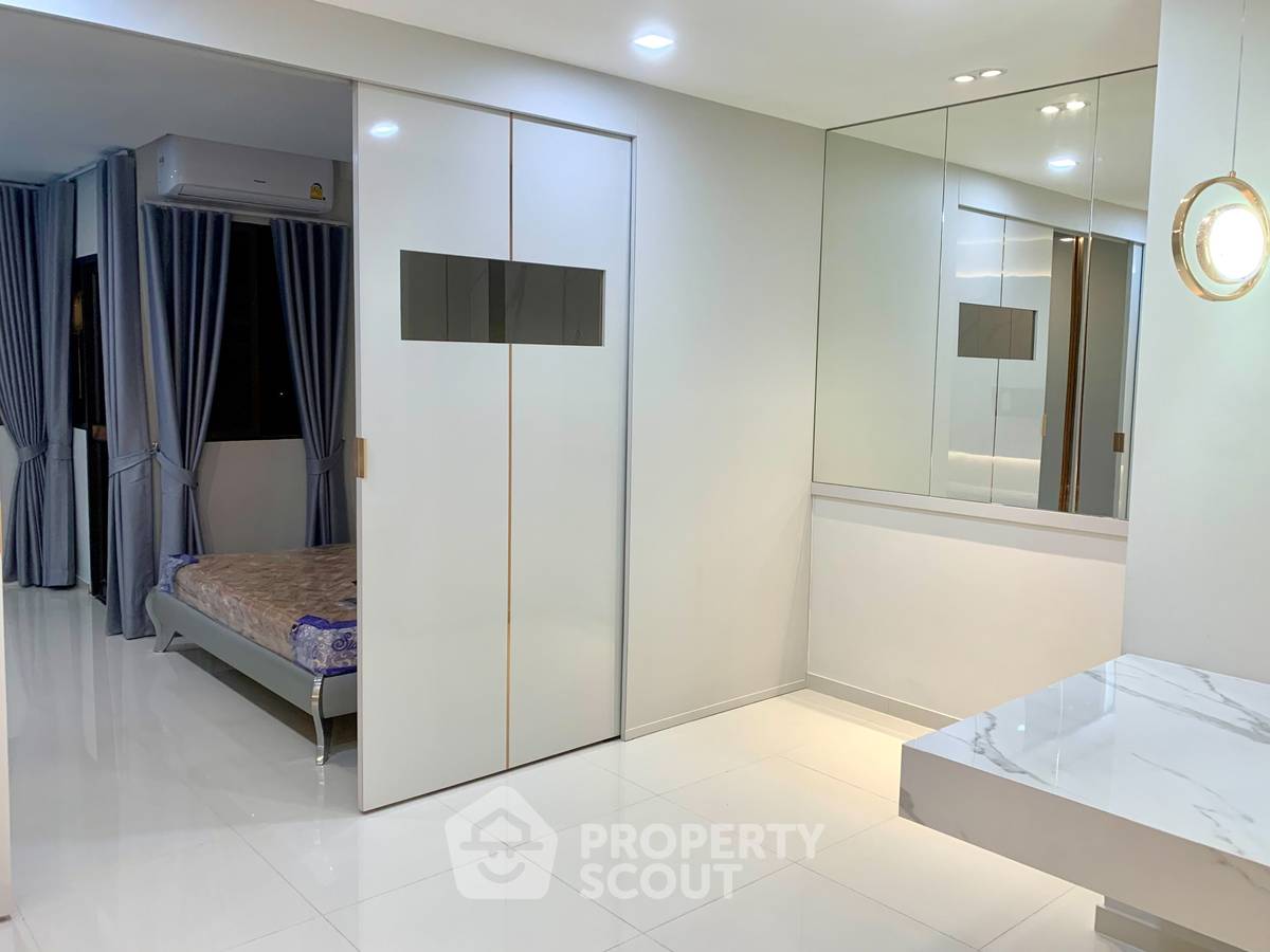 picture 1-BR Condo at The Winning Tower near ARL Ramkhamhaeng (ID 2260654) - 11/14