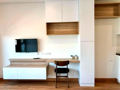 เช่าคอนโด ม.เทคโนโลยีราชมงคลกรุงเทพ : Rent lumpini place รัชดา - สาธุ 24ตรม. ห้อง Studio พร้อมเฟอร์ครบ 10,000 บาท