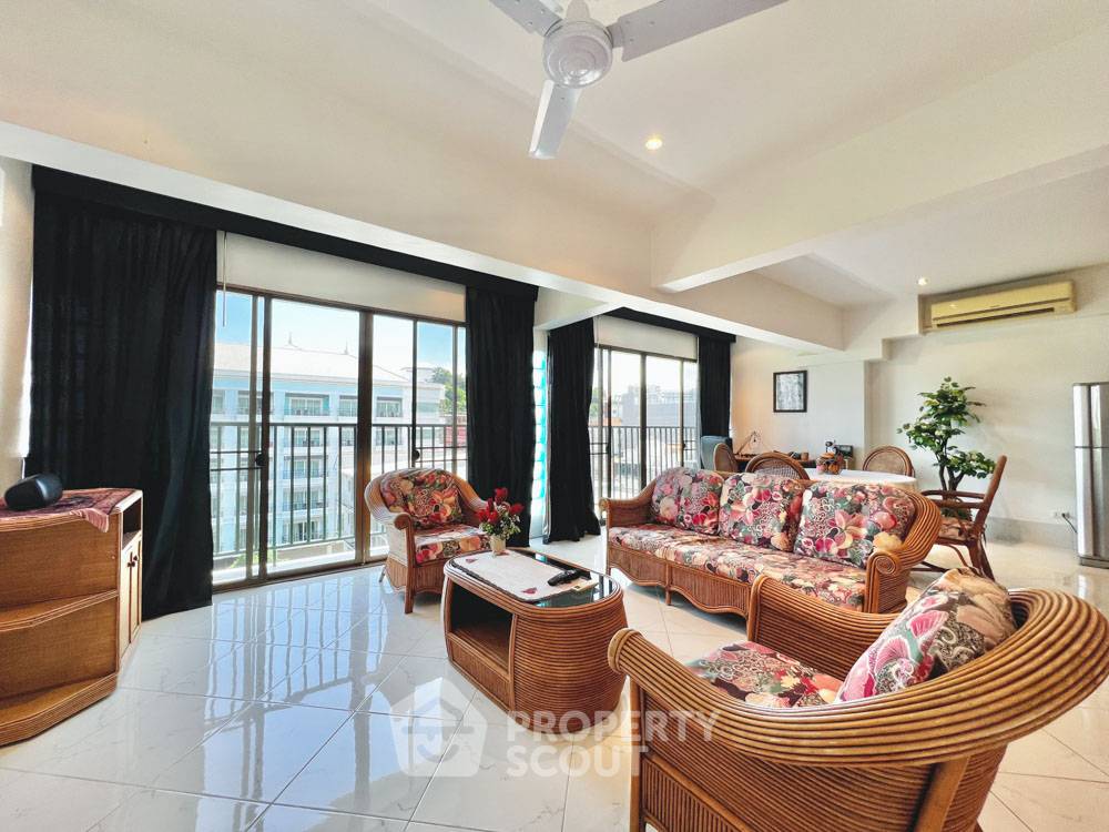 picture 1-BR Condo at Sombat Pattaya Condotel close to Phratamnak (ID 1361000) - 6/14