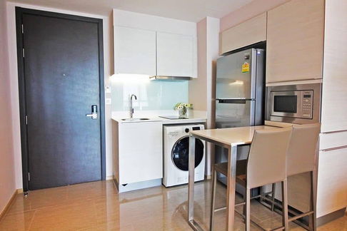 For rent H Sukhumvit 43 ตกแต่งสวย เฟอร์และเครื่องใช้ไฟฟ้าครบ พร้อมเข้าอยู่ ใกล้ BTS พร้อมพงษ์ RW006817 